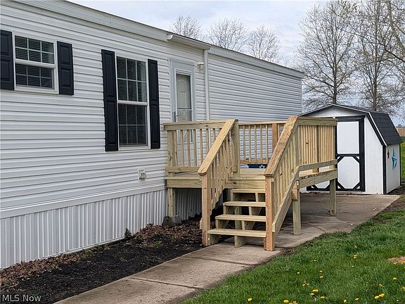 2nd image of 135 Kenny Brook Ln