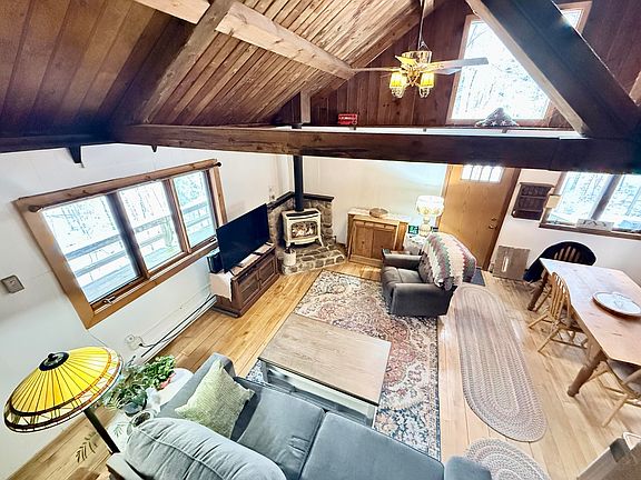 5th image of 44 Butternut Ln