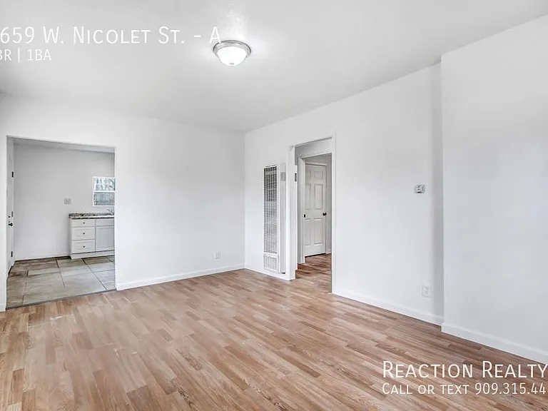 1659 W Nicolet St #A — Photo 2