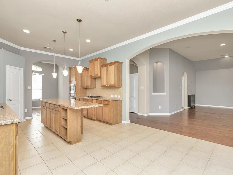 6630 Larocke Trl — Photo 12