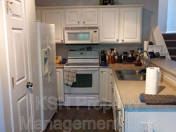 4th image of 16 Orchid Ln