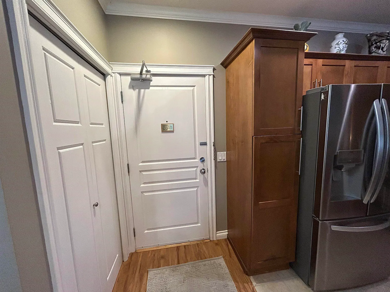 2 bed, 988 sqft, $2,400 — Photo 2