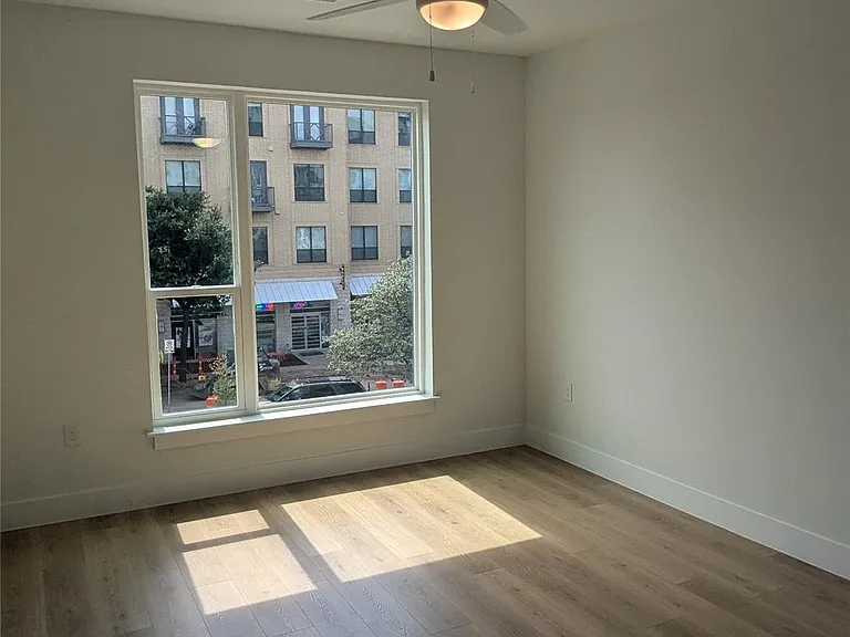 1701 Simond Ave #605 — Photo 9