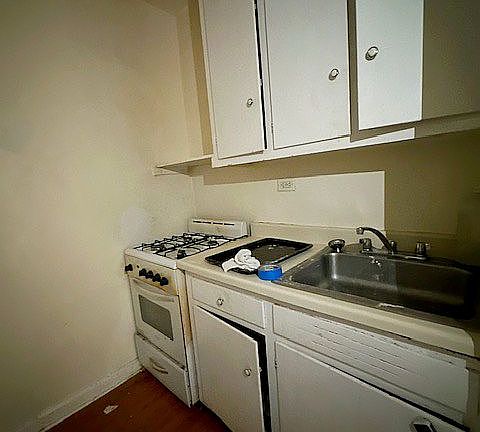 2nd image of 9402 4th Ave #3