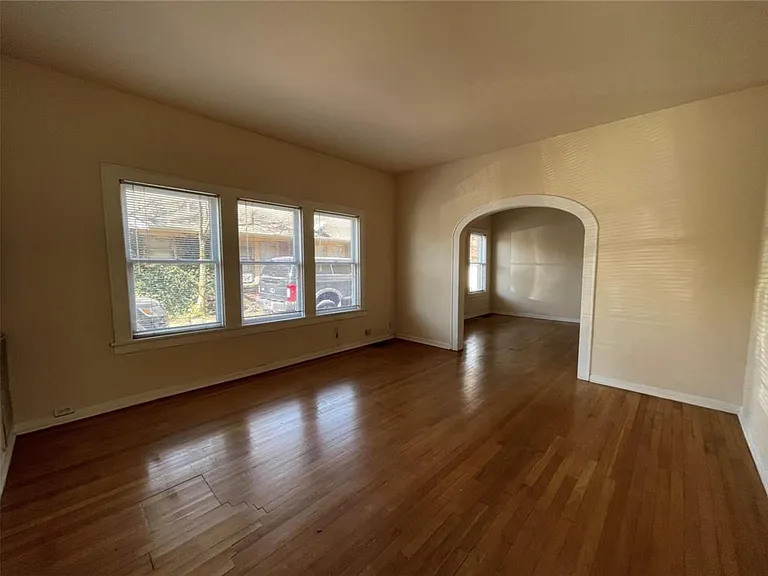 1706 Hawthorne St — Photo 2