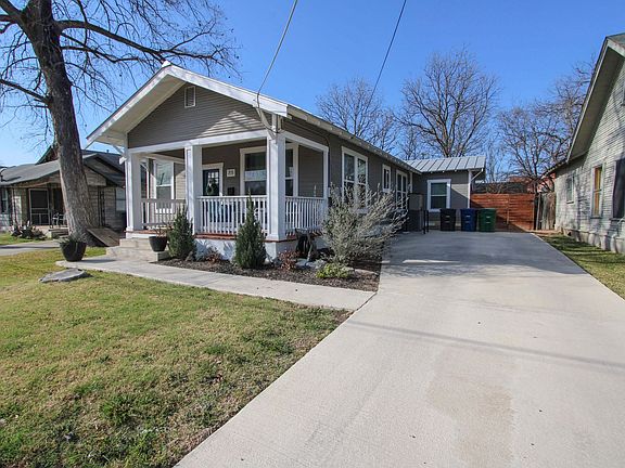 2nd image of 711 W Lullwood Ave