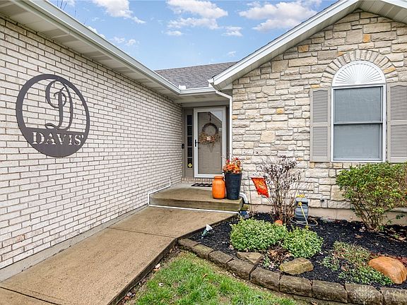 5th image of 923 Golden Meadows Ct