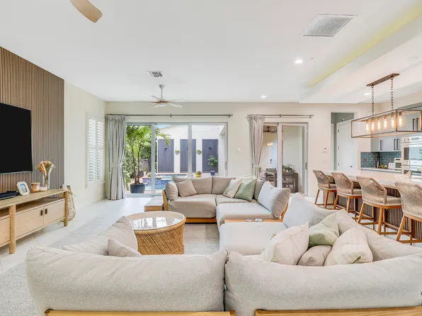 5021 Grandiflora Road, Palm Beach Gardens, FL 33418