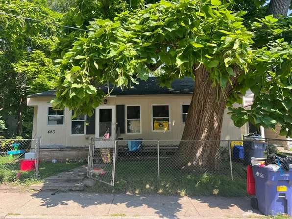 423 Breens Ct SW, Grand Rapids, MI 49503