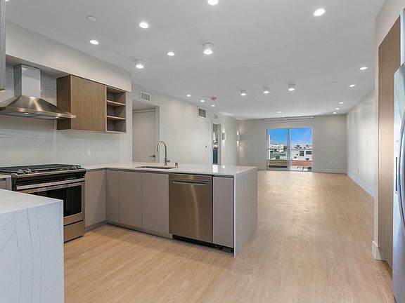 2nd image of 11837 Mayfield Ave #401