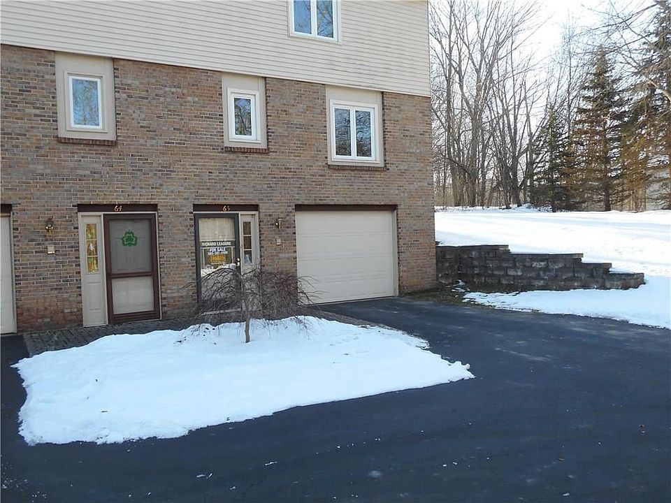 1st image of 65 Woodridge Trl