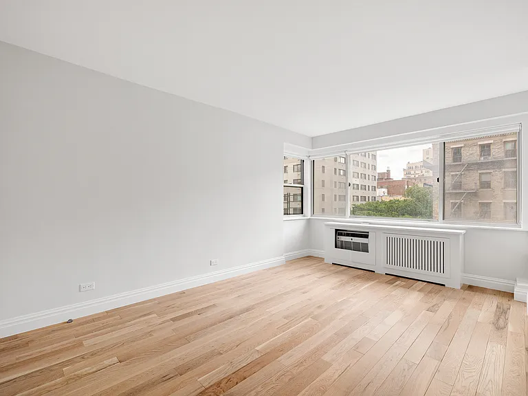 360 E 65th St #5F — Photo 7