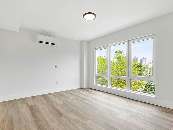4th image of 3333 Giles Pl APT 301