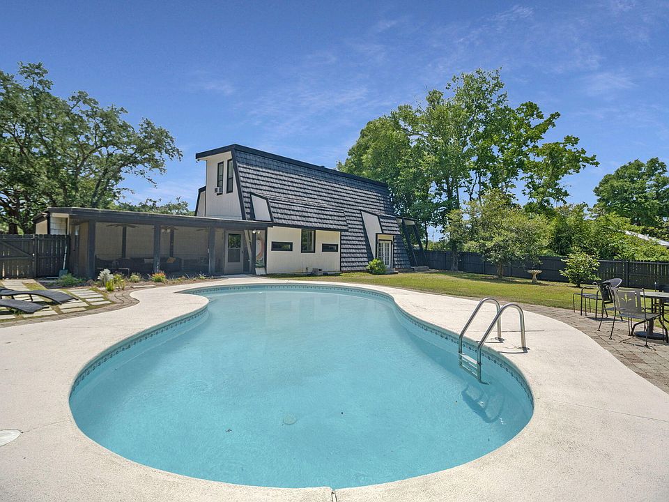 1st image of 2121 Mar Mar Ln