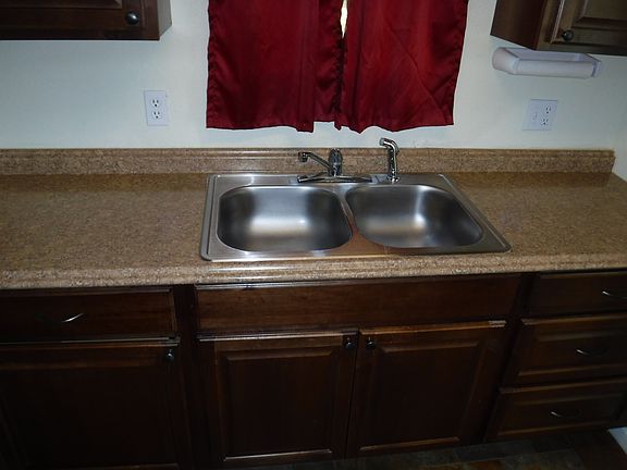 3rd image of 250 10th St