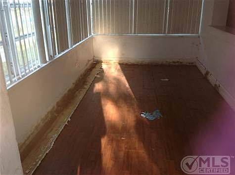 2nd image of 4018 Manning Ave