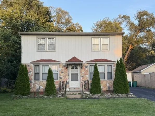 19 Arlington Ln, Fox Lake, IL 60020