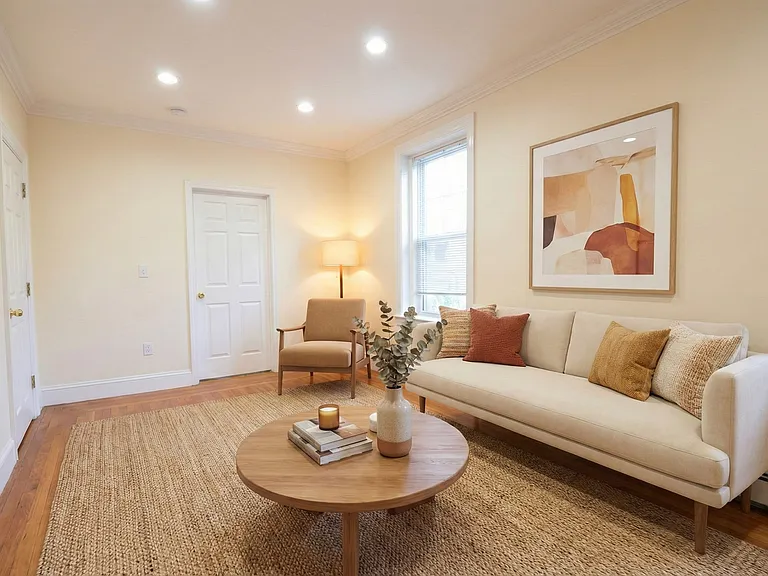 80 Thatcher St #201 — Photo 8