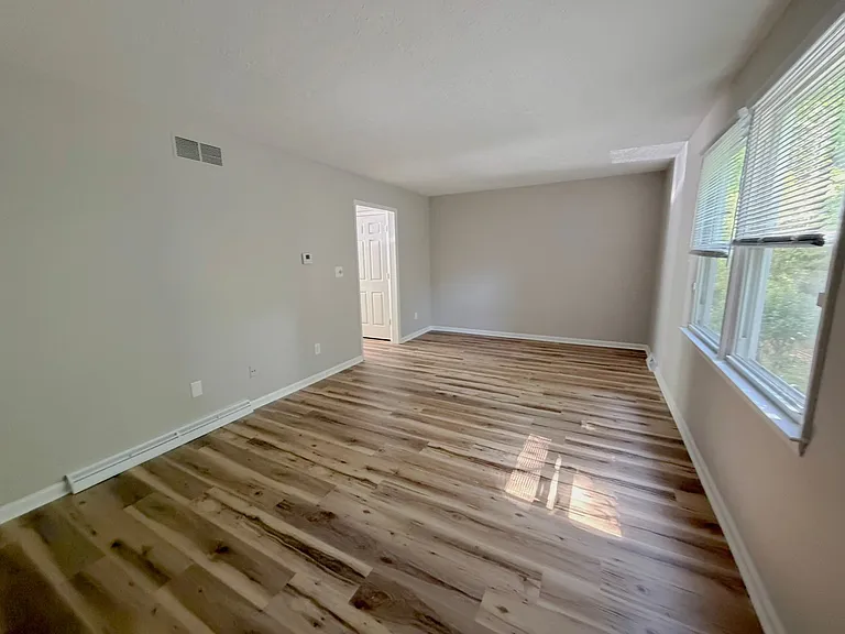249 Iris Ln — Photo 6