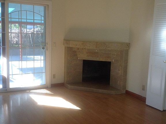 5th image of 908 Hellyer Ave