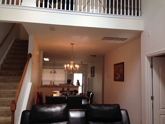 5th image of 6008 Rollingwood St