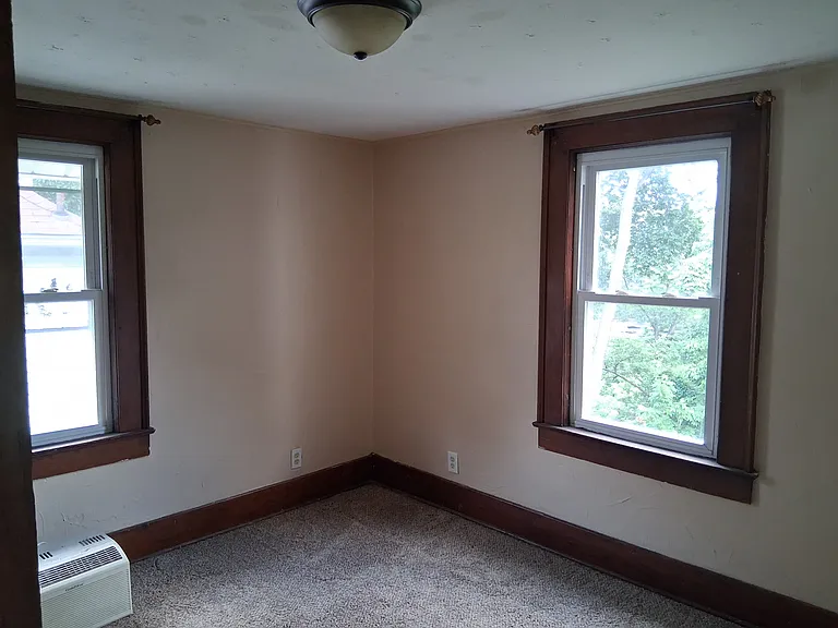 1543 Front St — Photo 10