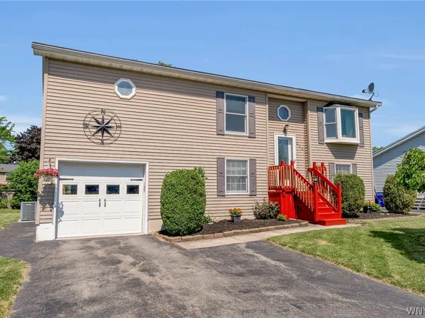 215 Summit Ave, West Seneca, NY 14224