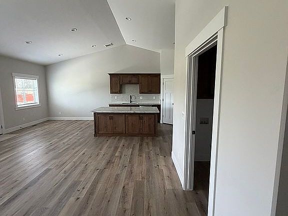 4th image of 532 Zions St