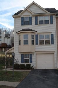 110 Hillvue Dr, Seven Fields, PA, 16046