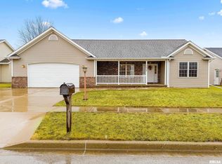 1616 Kingsbury Rd, Washington, IL 61571