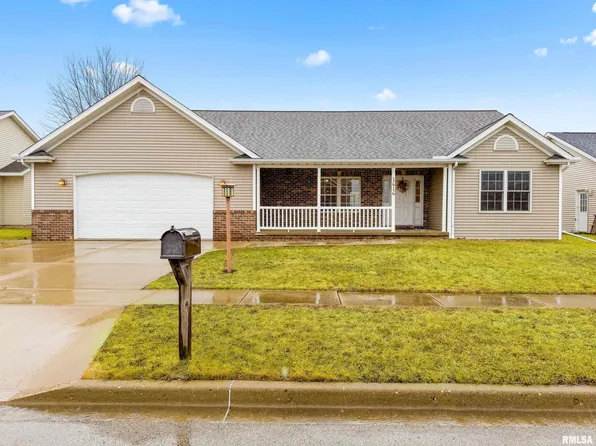 1616 Kingsbury Rd, Washington, IL 61571