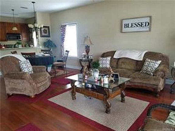 5th image of 308 Stratford Dr