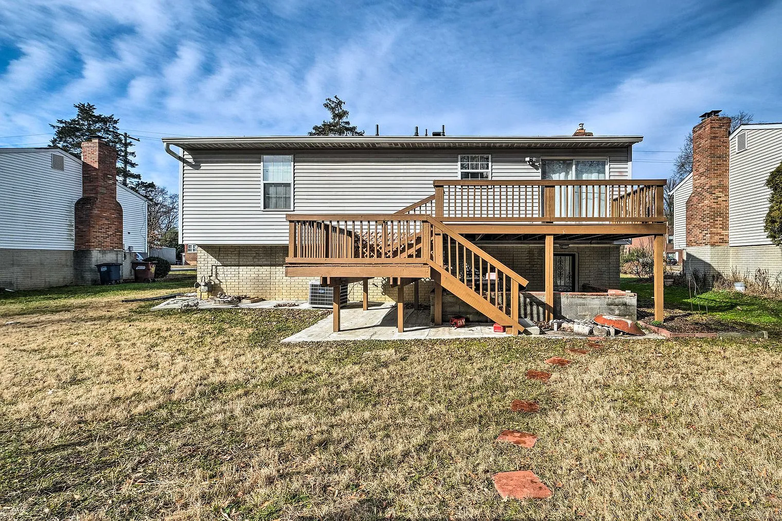 3 bed, 2.0 bath, 1097 sqft, $2,645 — Photo 3