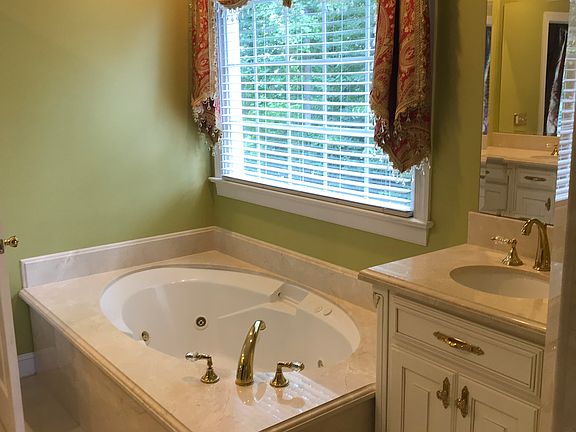 Master Bath Whirlpool Tub