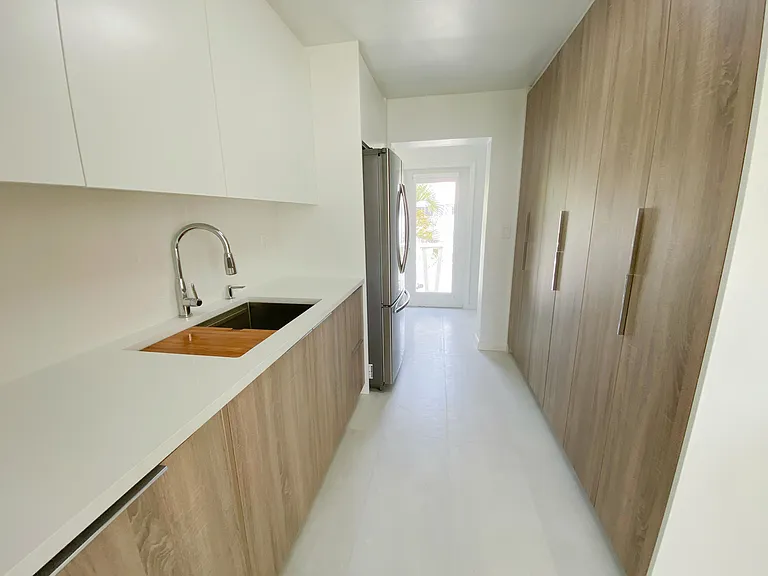 2755 NE 28th Ave #C1 — Photo 2