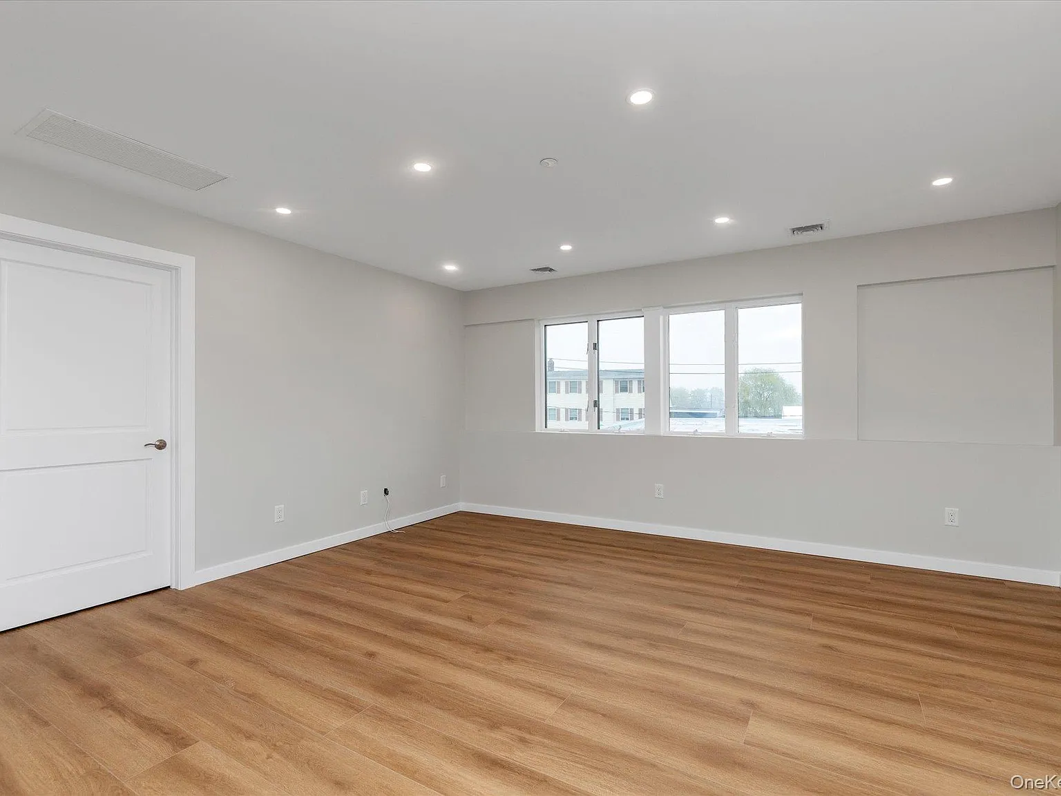 2 bed, 1.0 bath, 850 sqft, $3,750 — Photo 4