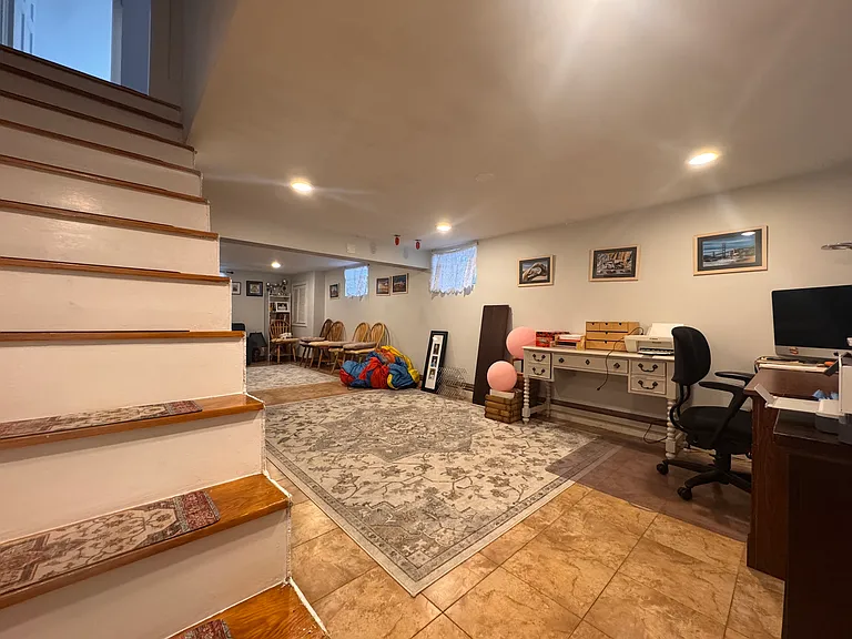 10-12 Webster St #1 — Photo 14
