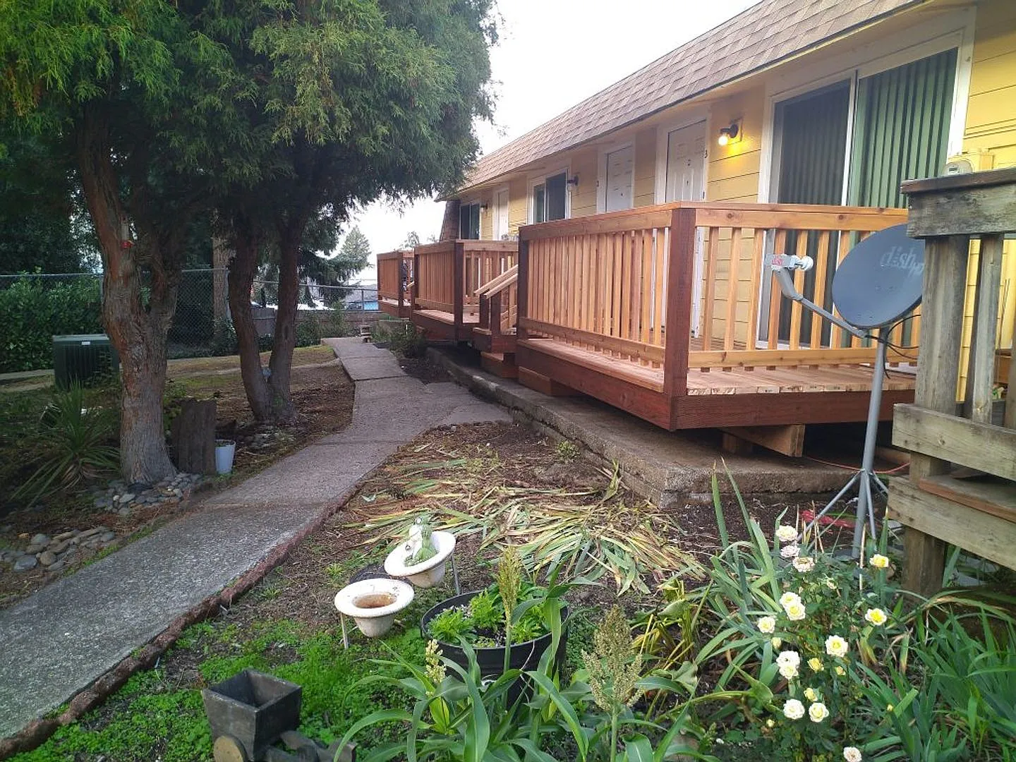 Pleasant Hill Apartments — Photo 4