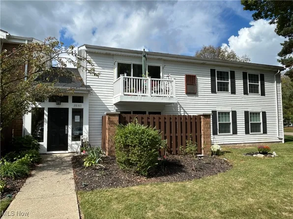 26183 Raintree Blvd APT C10, Olmsted Falls, OH 44138