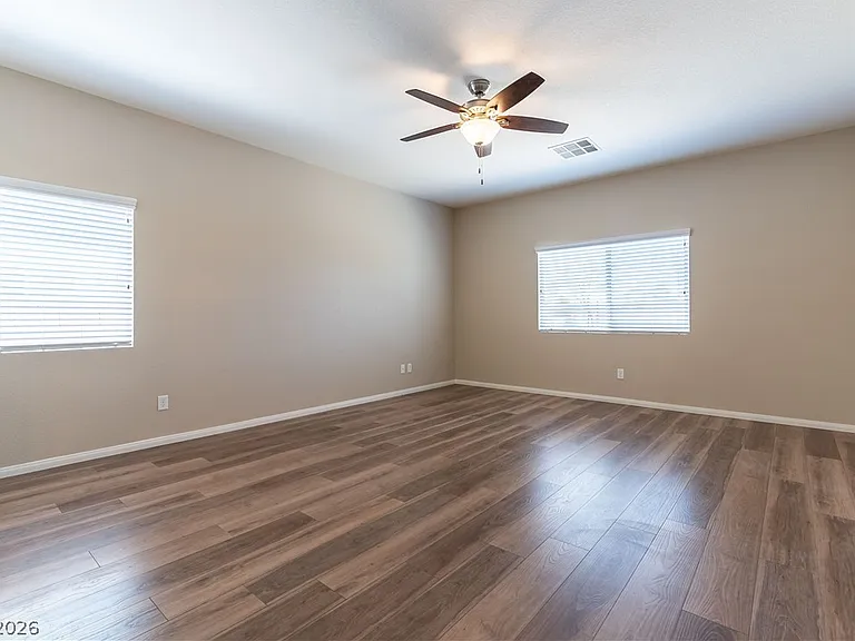205 Dela Cruz Ave — Photo 14