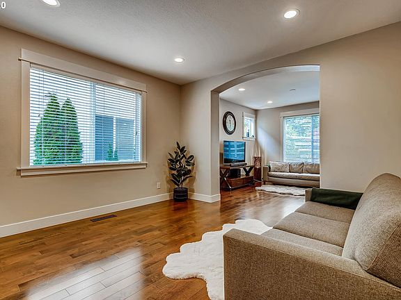 5th image of 5512 NE 44th St