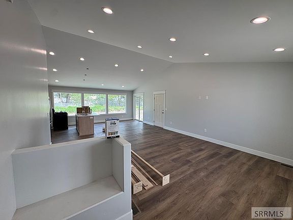 4th image of 397 Wind River Dr