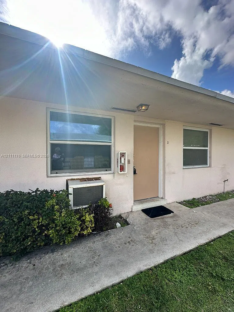 Fulford Heights — Photo 1