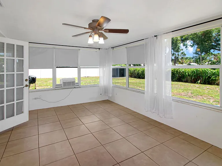 1311 E Gate Dr — Photo 7