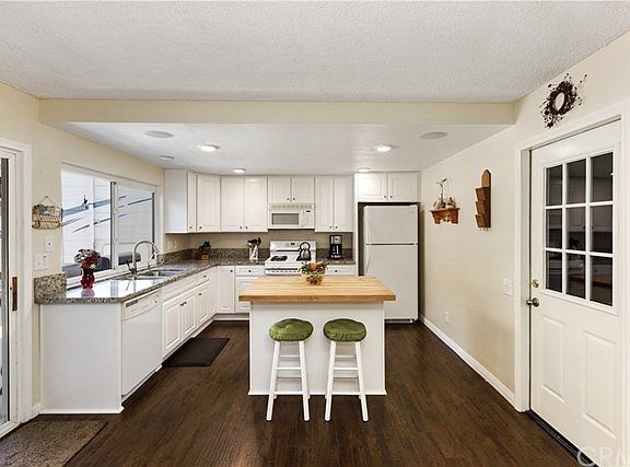 5th image of 7549 Canyon Terrace Dr