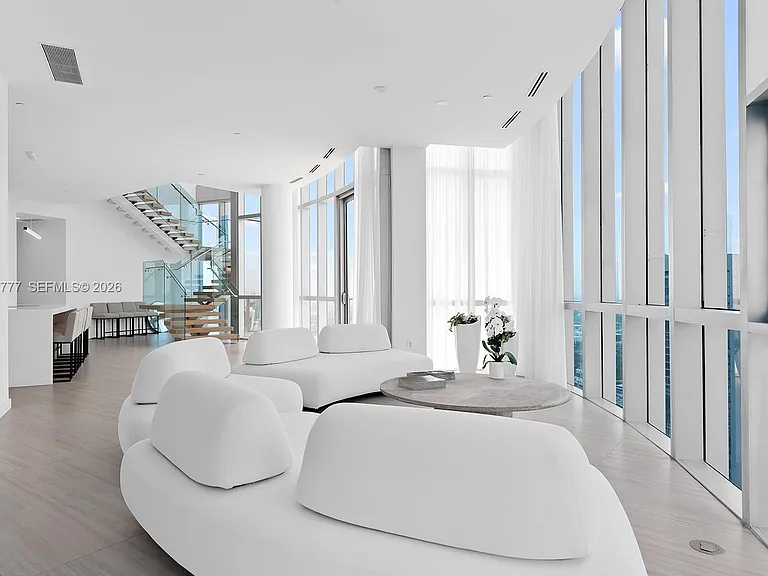 851 NE 1st Ave #Penthouse 5700 — Photo 20