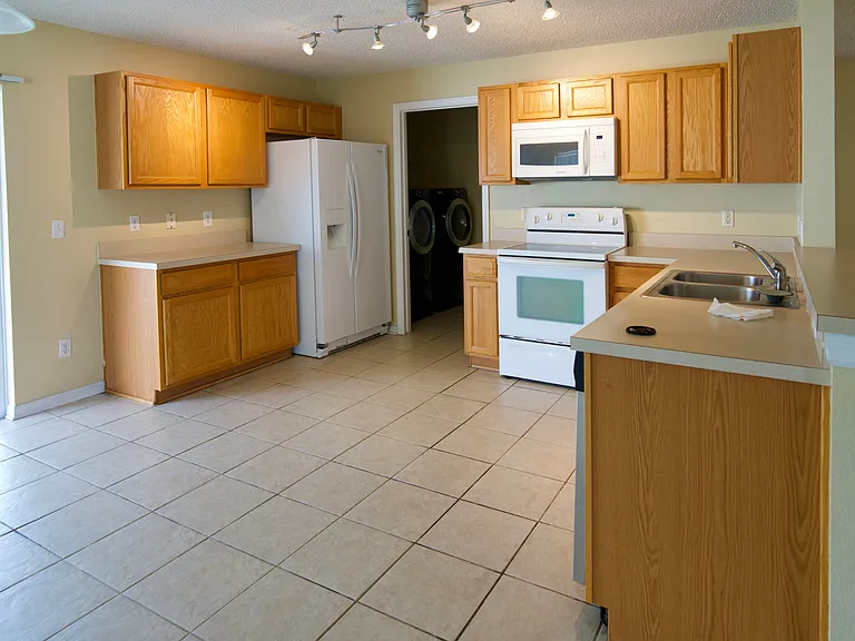 15030 Waterford Chase Pkwy — Photo 3