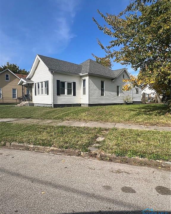 2nd image of 230 Leland Ave