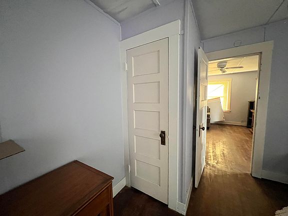 11th image of 232 Portola Ave
