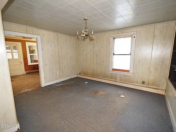 4th image of 58 N Amherst Ave